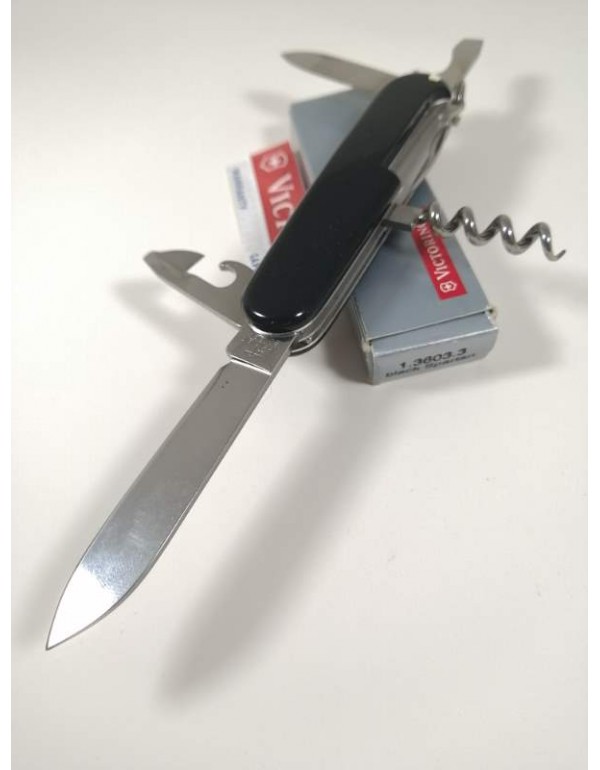 8 Fonksiyonlu İsviçre Devi Victorinox Marka Çakı Siyah Renkli Kutu ve Evrak Mevcut
